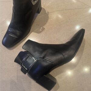 Roger Vivier Black Leather Heeled Boots